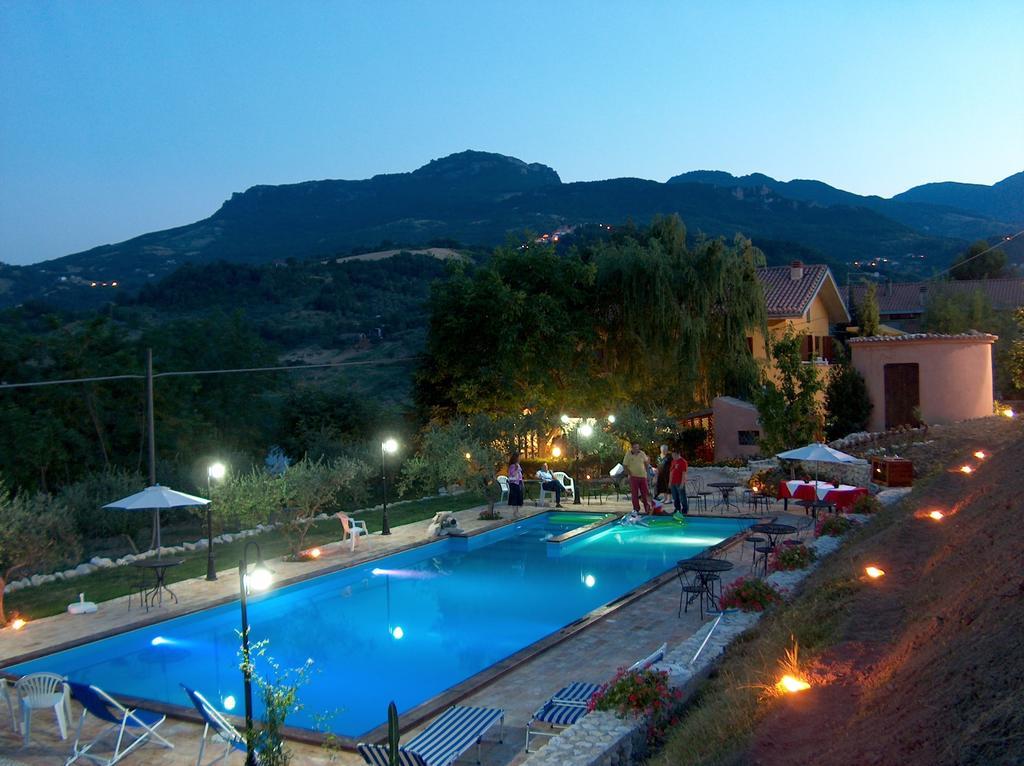 Villa Agriturismo La Solagna Montebello di Bertona Exterior foto